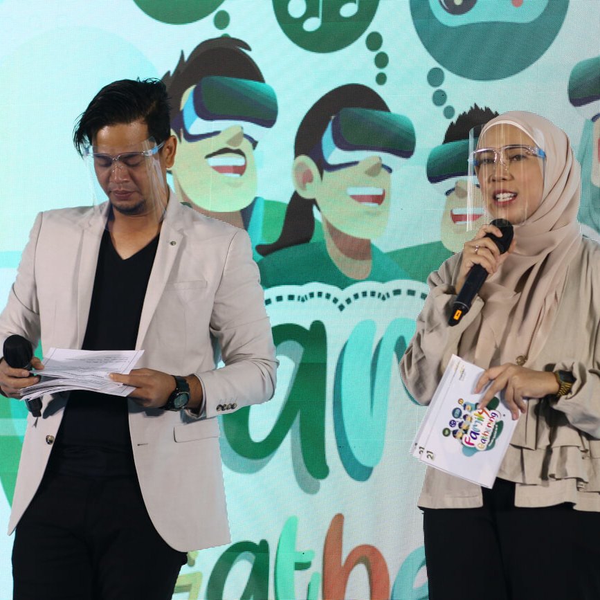 Photo from the Virtual Event Family Gathering Bank Syariah Mandiri 2020